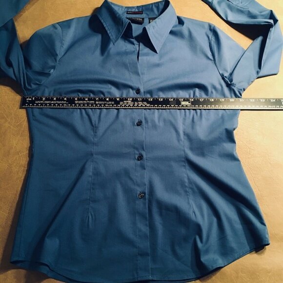 NEW YORK & COMPANY City Stretch Fitted Blouse, FRENCH BLUE, Pre-owned, Size L - Picture 4 of 7
